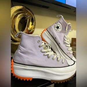 Woman’s converse